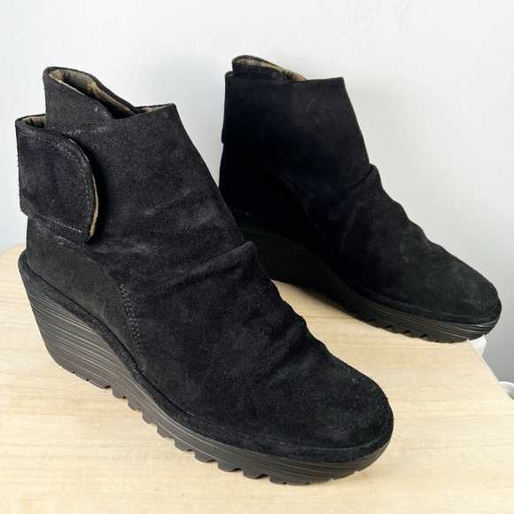 Fly London Yegi Black Suede Rouched Velcro Strap Wedge Ankle Boot Size 38 - Picture 1 of 9